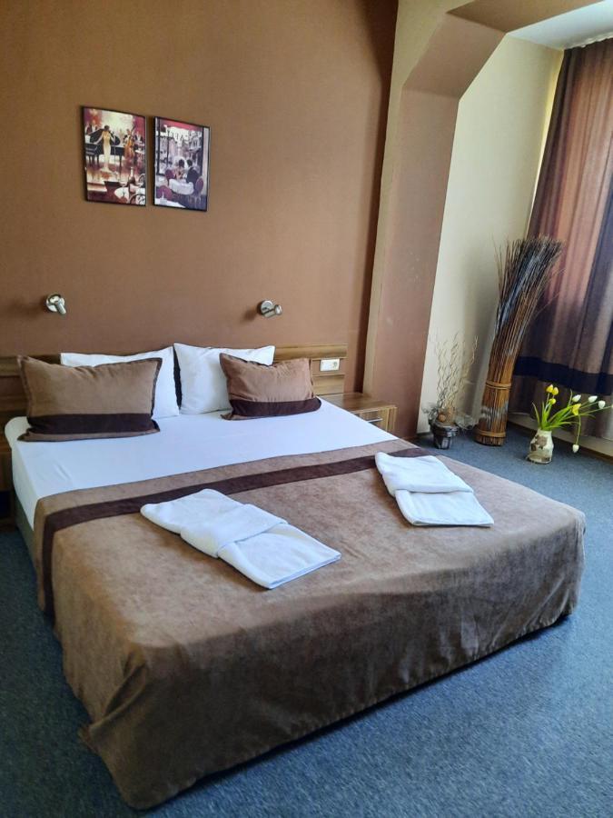 Hotel Mizia ทาร์โกวิชเต ภายนอก รูปภาพ