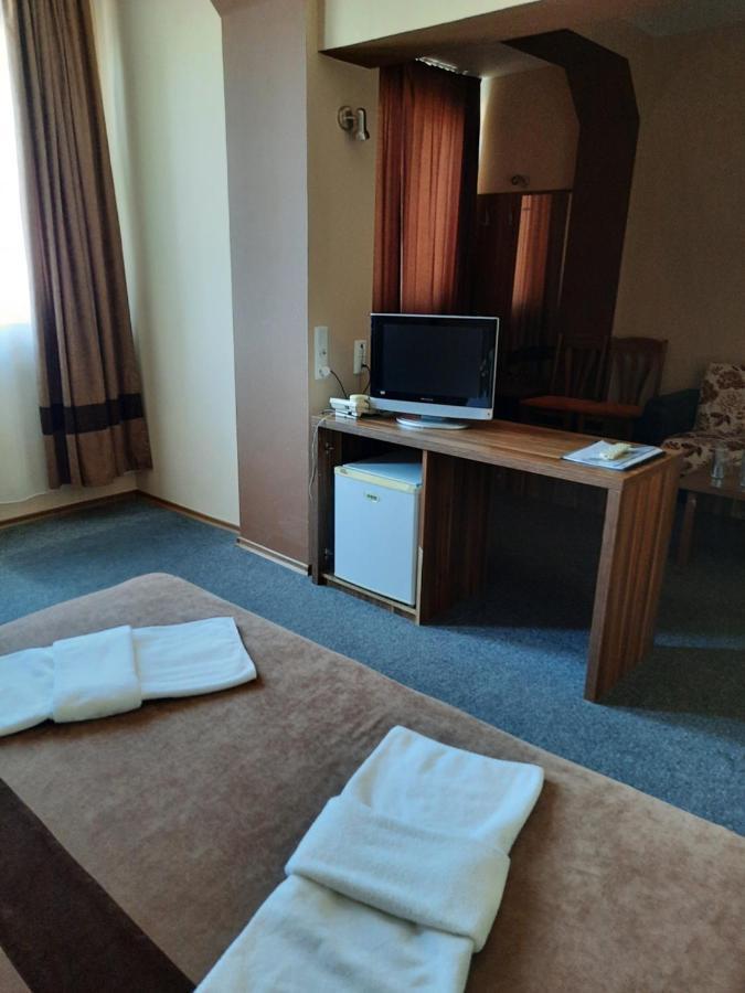 Hotel Mizia ทาร์โกวิชเต ภายนอก รูปภาพ