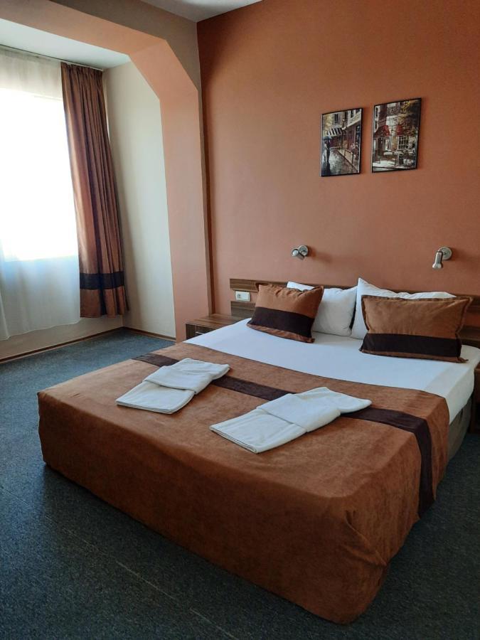 Hotel Mizia ทาร์โกวิชเต ภายนอก รูปภาพ
