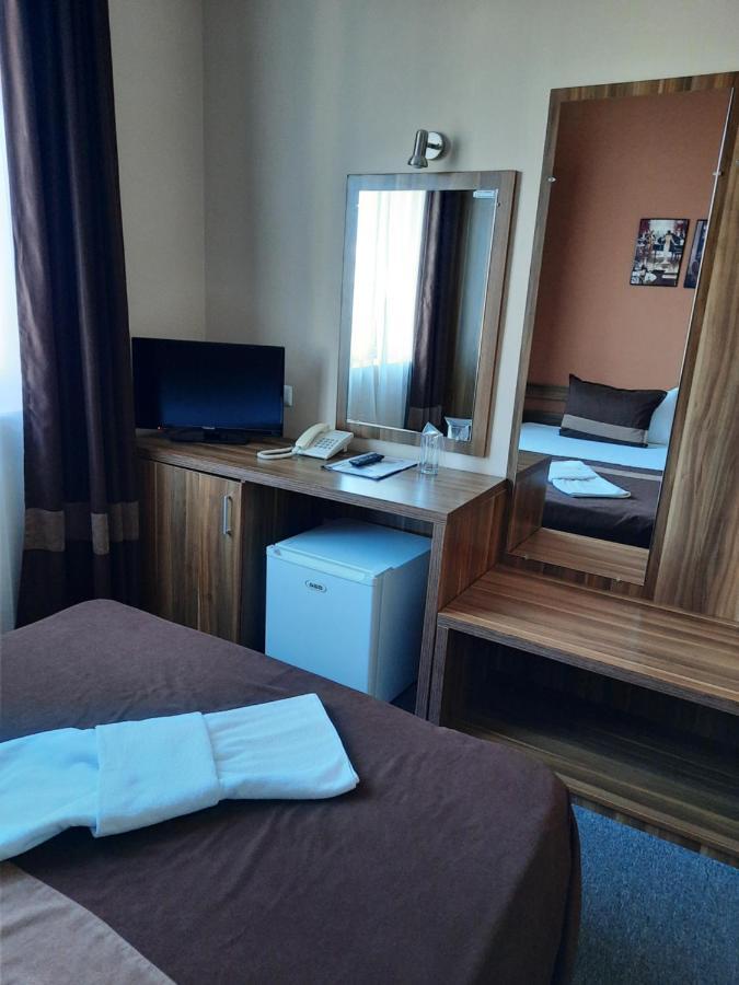 Hotel Mizia ทาร์โกวิชเต ภายนอก รูปภาพ