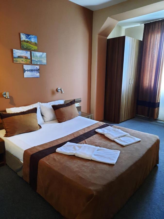 Hotel Mizia ทาร์โกวิชเต ภายนอก รูปภาพ