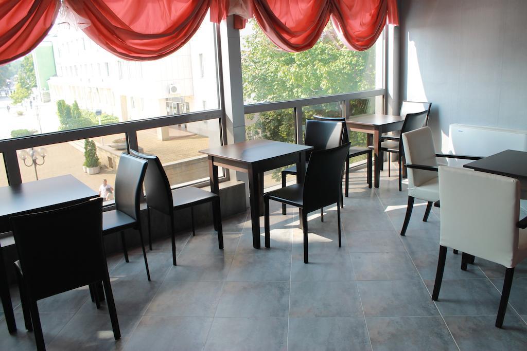 Hotel Mizia ทาร์โกวิชเต ภายนอก รูปภาพ